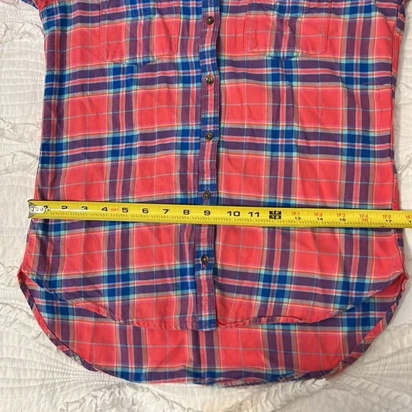 HOLLISTER — pink & blue plaid button down - Picture 4 of 4